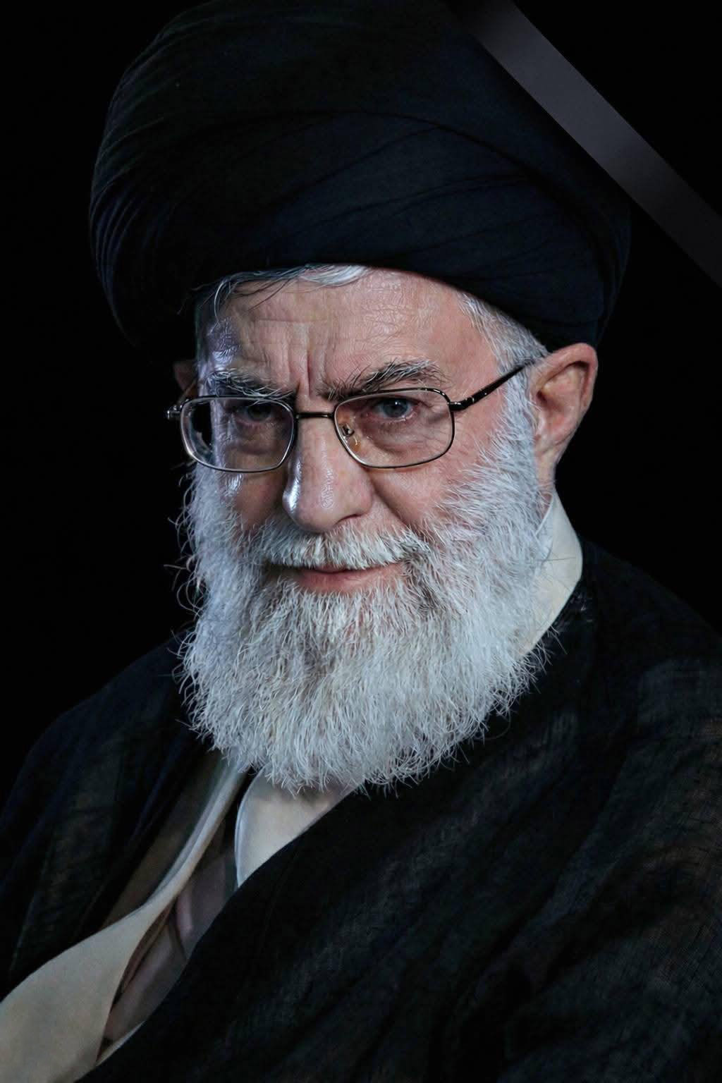 المرشد الأعلى السيد علي خامنئي