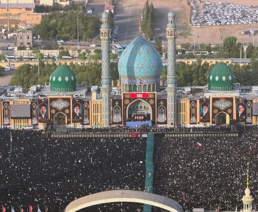 جنازة وصفت بأنها الأضخم في التاريخ الحديث للعالم